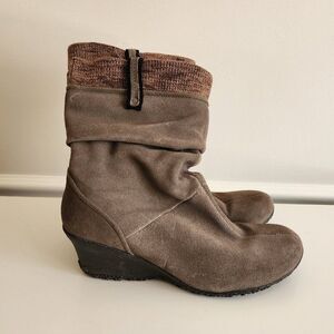 Merrell Lily Gray Vibram Slouchy Ankle Boot | Size 8.5 | Wedge Heel J46132